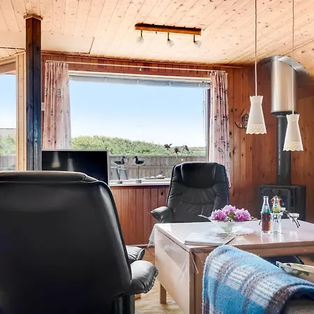 Beatrice - 150m From The Sea By Interhome